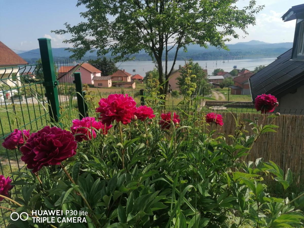 Asja Guest House Lukavac Exterior photo