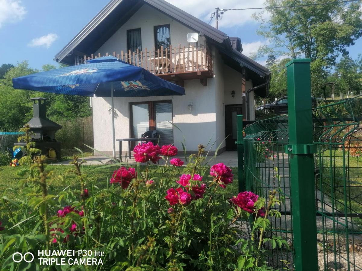 Asja Guest House Lukavac Exterior photo