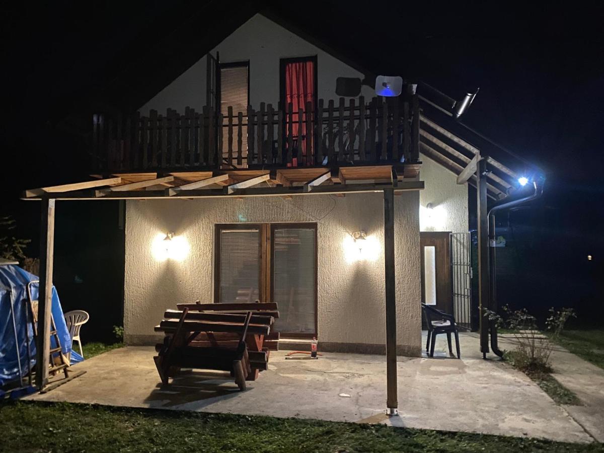 Asja Guest House Lukavac Exterior photo